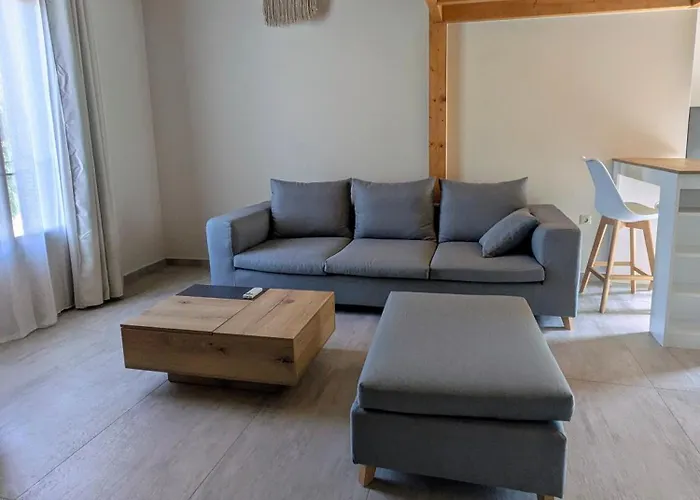 Mirabilis * Vasiliki (Lefkada)